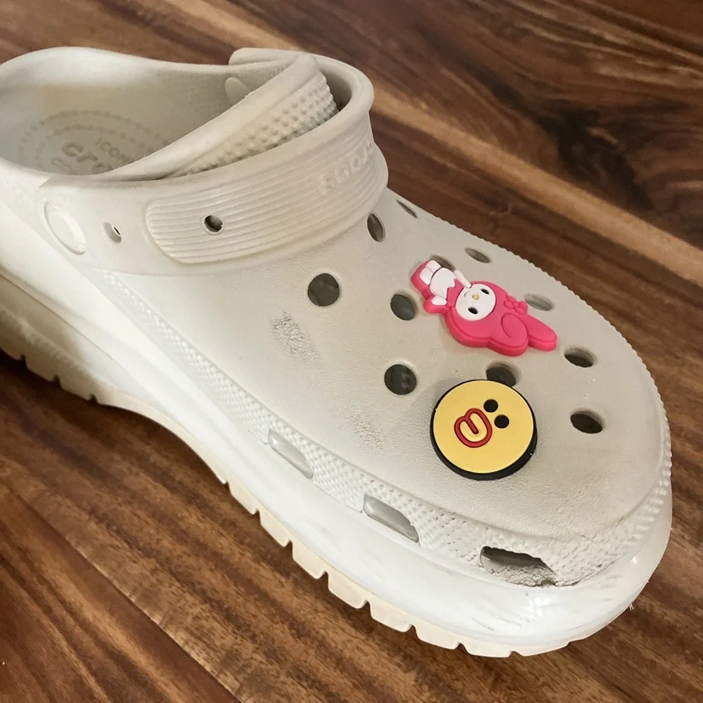 Crocs Platform Men's 5  Women's 7 Classic Stomp Clog Chalk/Ivory With Charms
